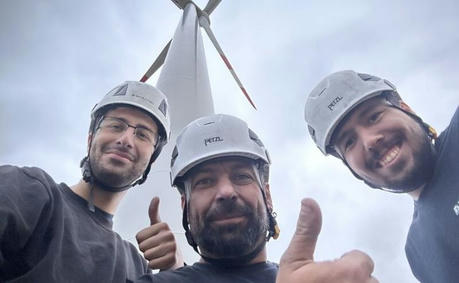 Wind Energy Revolution: Wind Turbine Mechanic Becomes the Best Technician Career in 2025